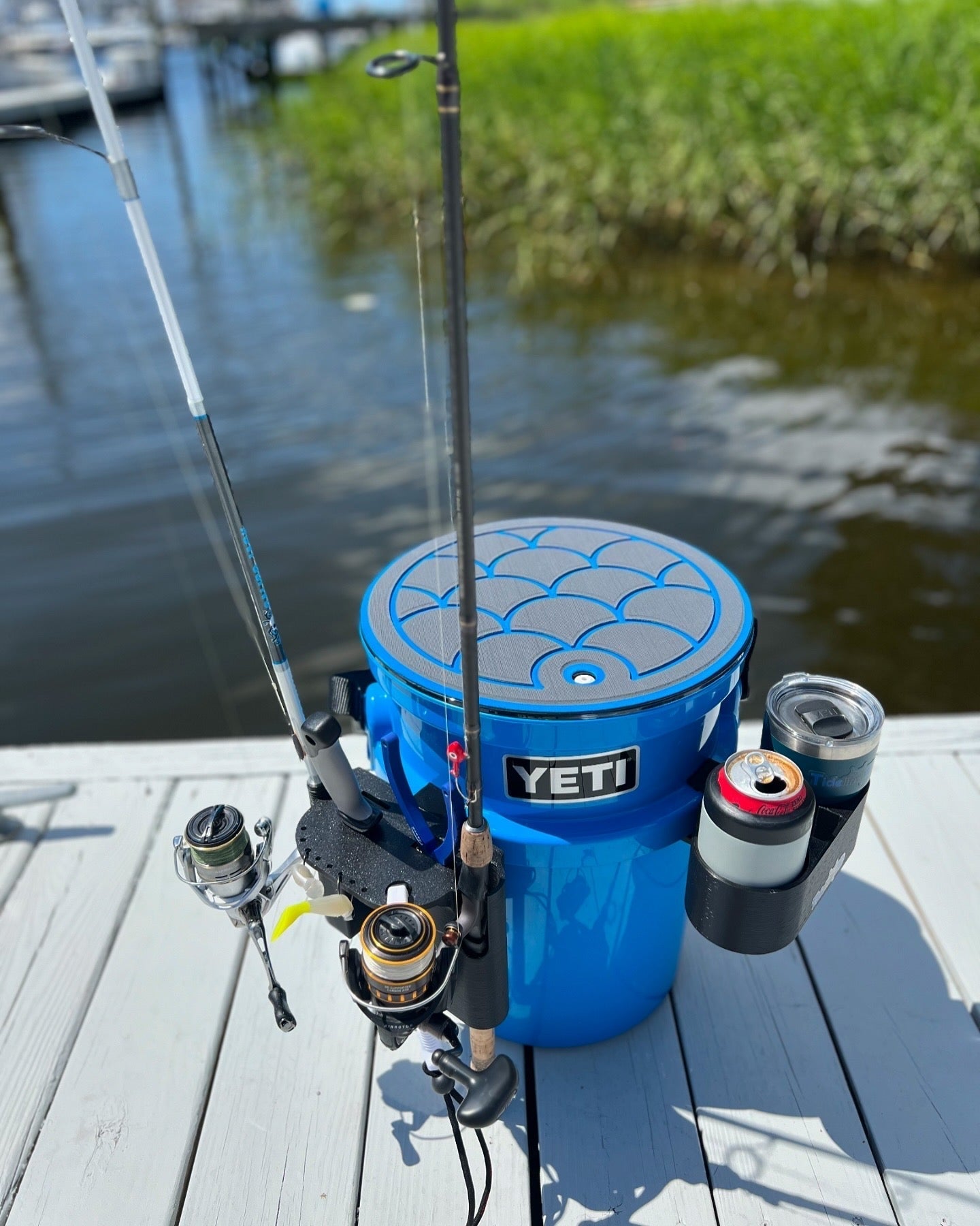Fishing Rod Holder for YETI LoadOut Bucket